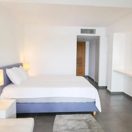Hotel Cape Kanapitsa & Suites