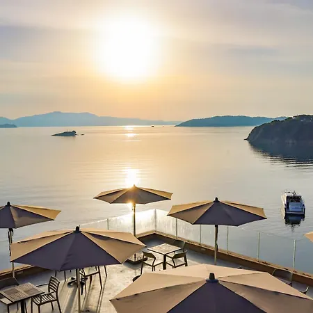 Cape Kanapitsa & Suites Hotel 5*